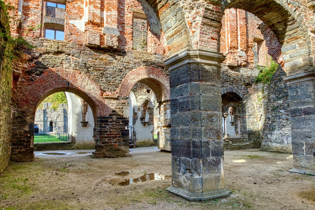 HDR Abbaye Villers-la-Ville villers la ville kerk eglise kerkfotografie religie religion bedevaart rooms katholiek kathedraal pelgrimage cathedrale klooster basiliek basilique